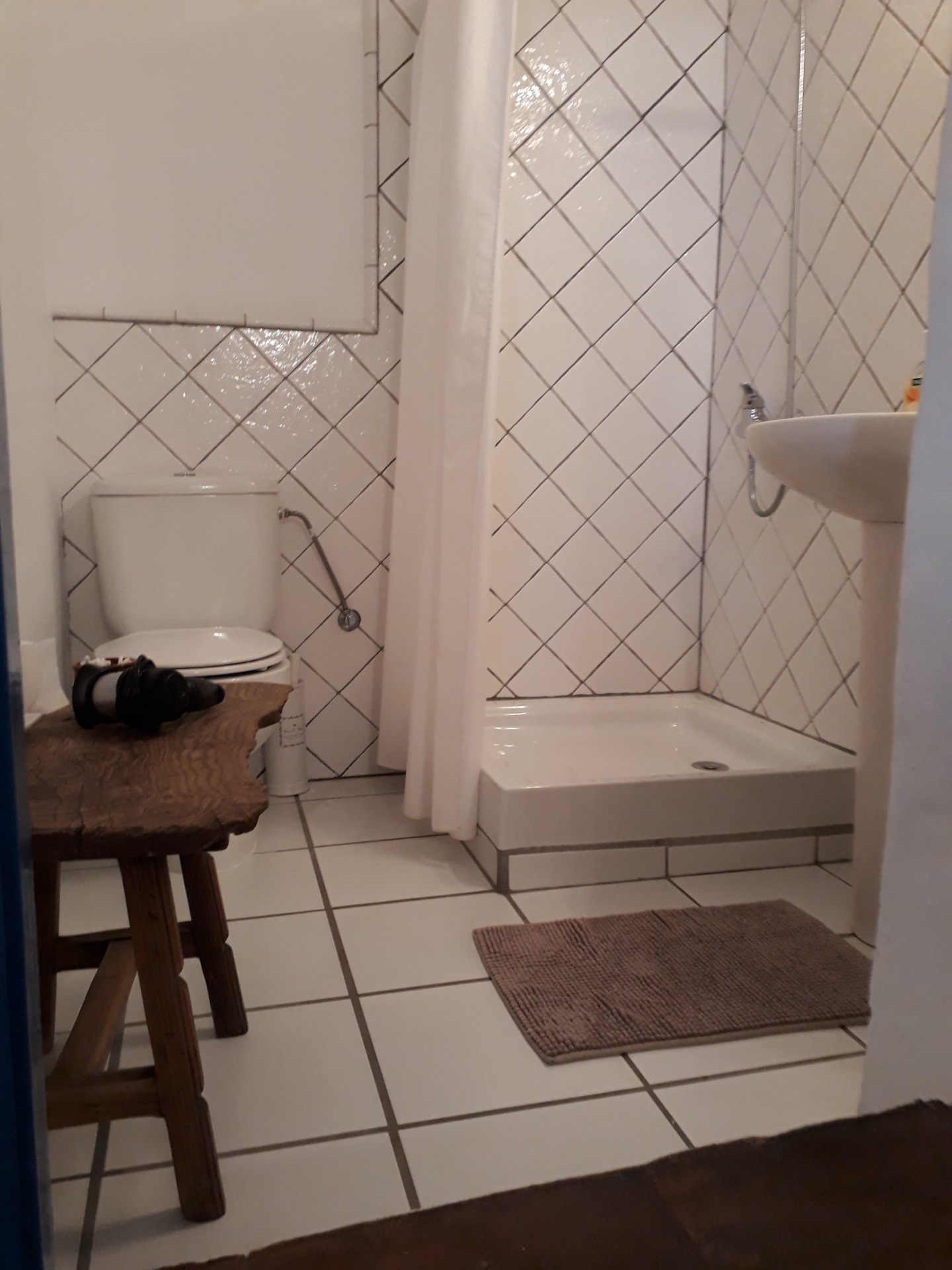 Badkamer app. Blanco